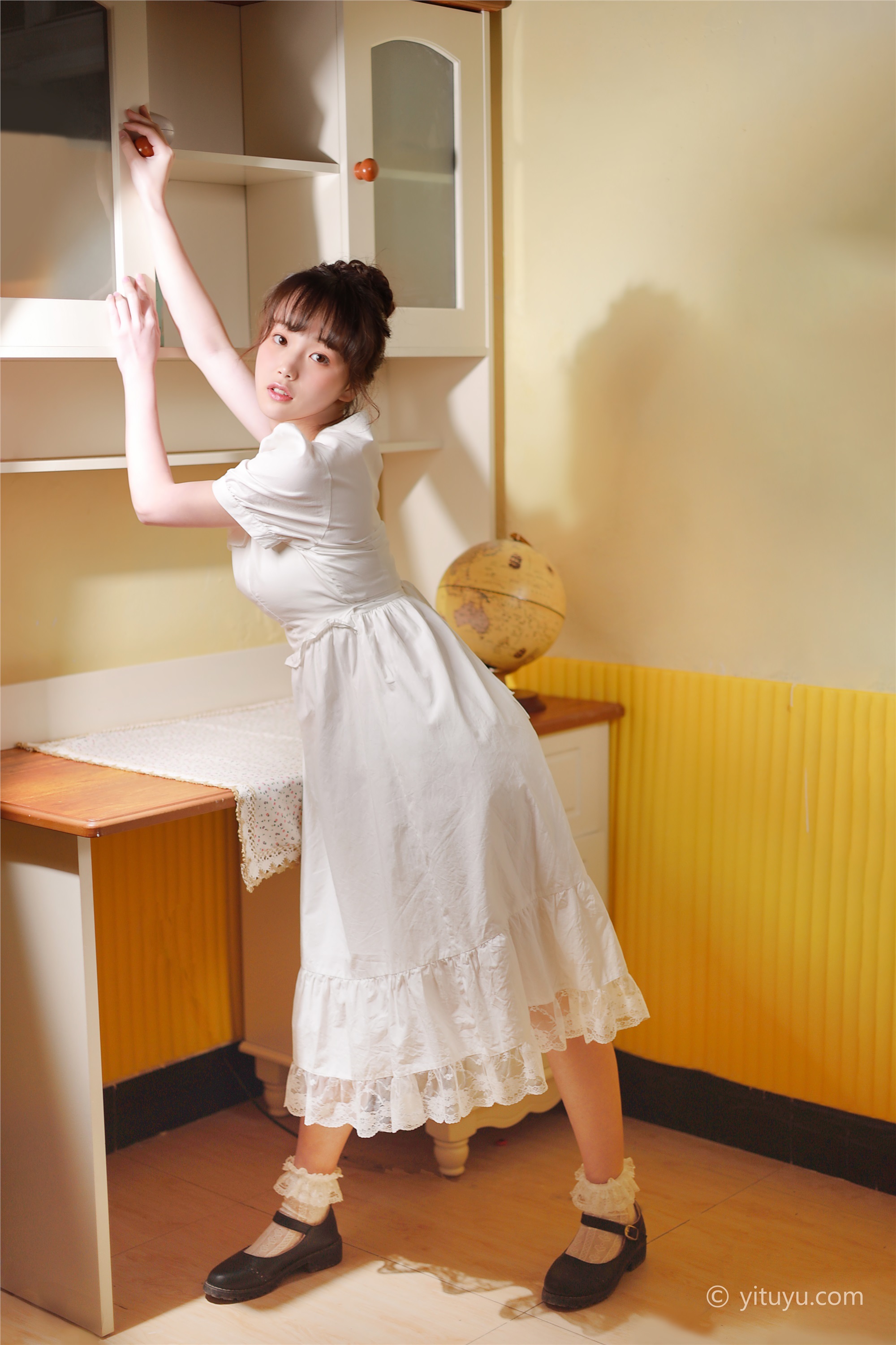 YITUYU 艺图语 2021.04.23 放学后 柚子